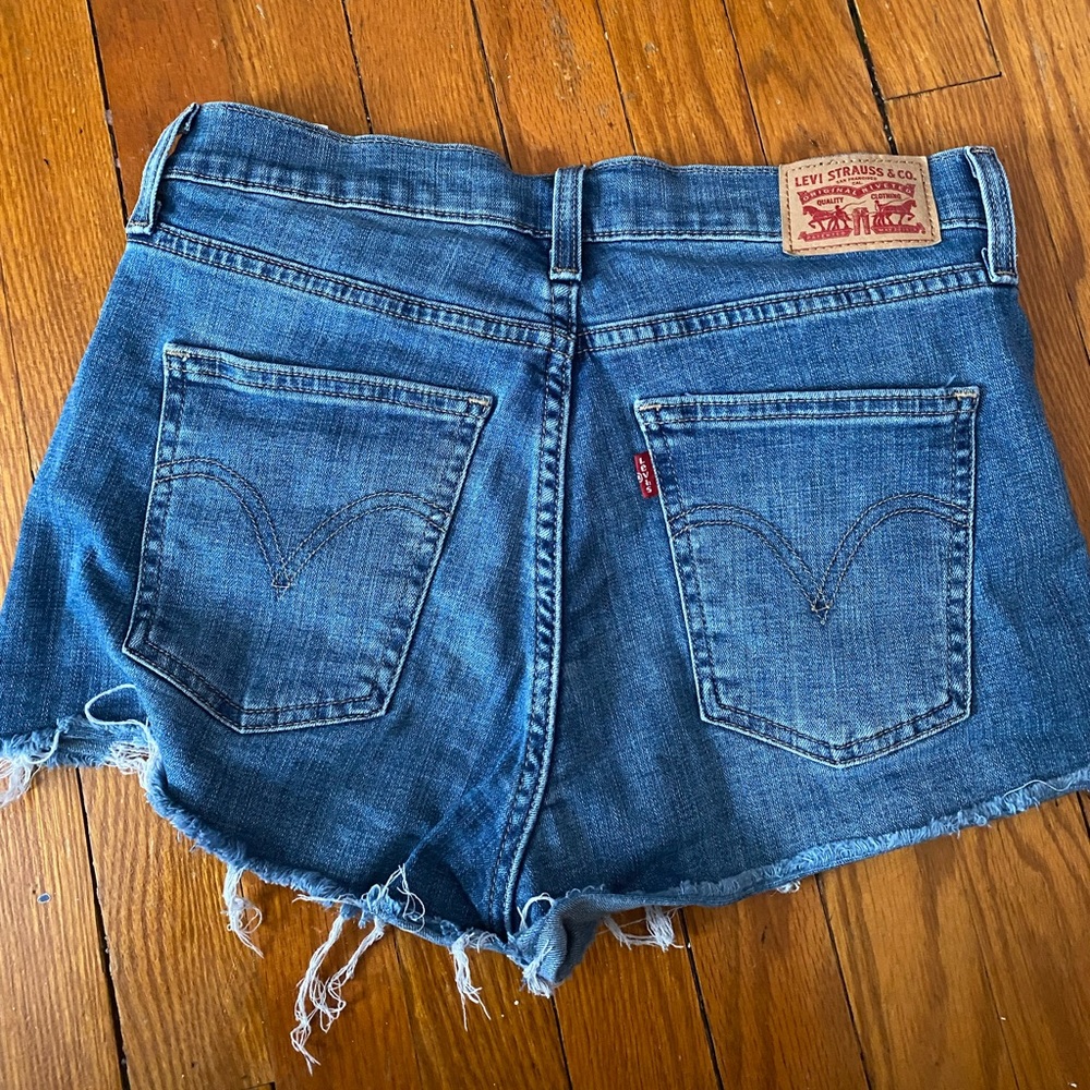 Levi’s Jean Shorts🌞